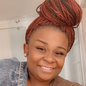 Meet your Posher, Ayanna